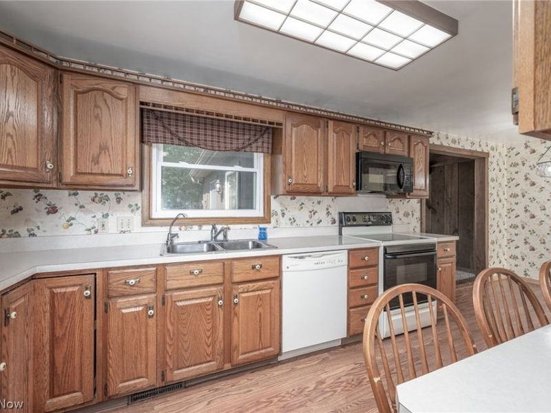 5665 Echodell Avenue NW, North Canton, OH 44720 Photo 7
