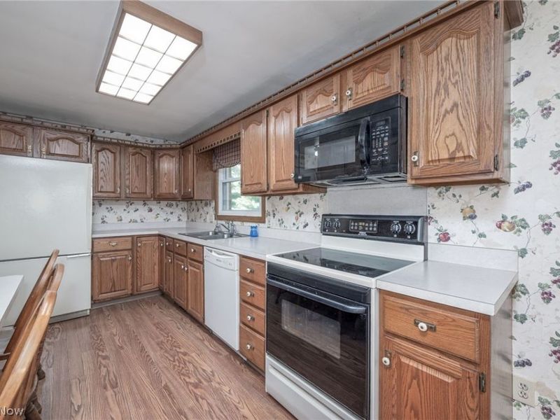 5665 Echodell Avenue NW, North Canton, OH 44720 Photo 9