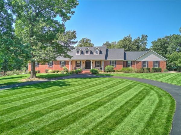 999 Sunbridge Lane , Rogers, AR 72758