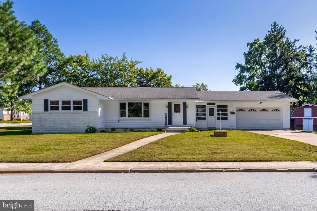 468 Mcdevitt Drive, Gibbstown, NJ 08027 Main Photo