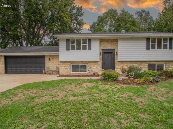 513 Mary Knoll LANE, Watertown, WI 53098