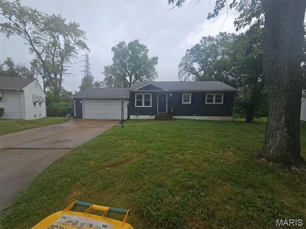 9360 Laramie Drive , St Louis, MO 63137