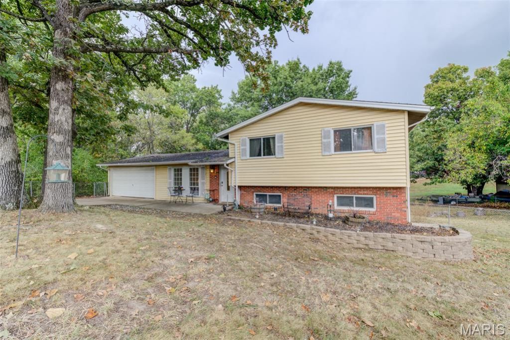 10 Park Circle , O Fallon, MO 63366 Main Photo