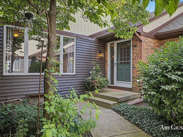 2285 Radcliff Circle SE, Grand Rapids, MI 49546