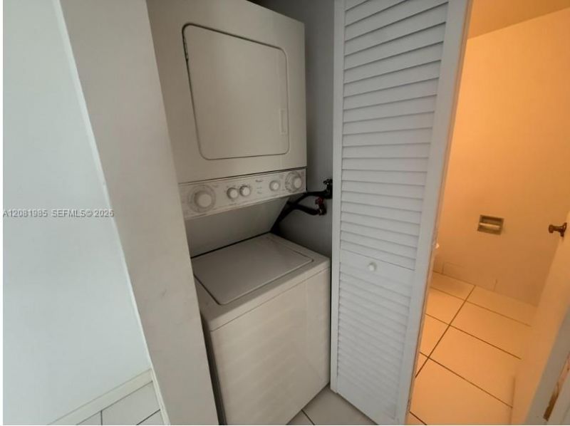 9764 NW 4th Ln , Unit 9764, Miami, FL 33172 Photo