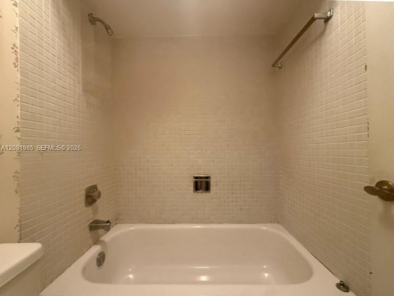 9764 NW 4th Ln , Unit 9764, Miami, FL 33172 Photo