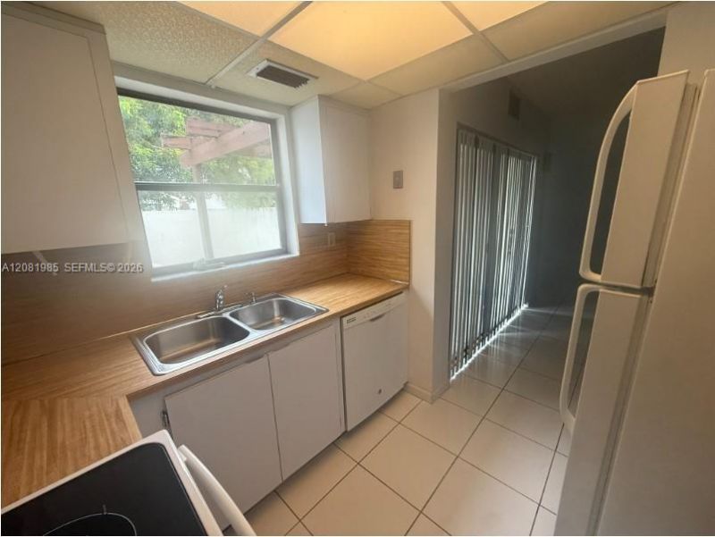 9764 NW 4th Ln , Unit 9764, Miami, FL 33172 Photo