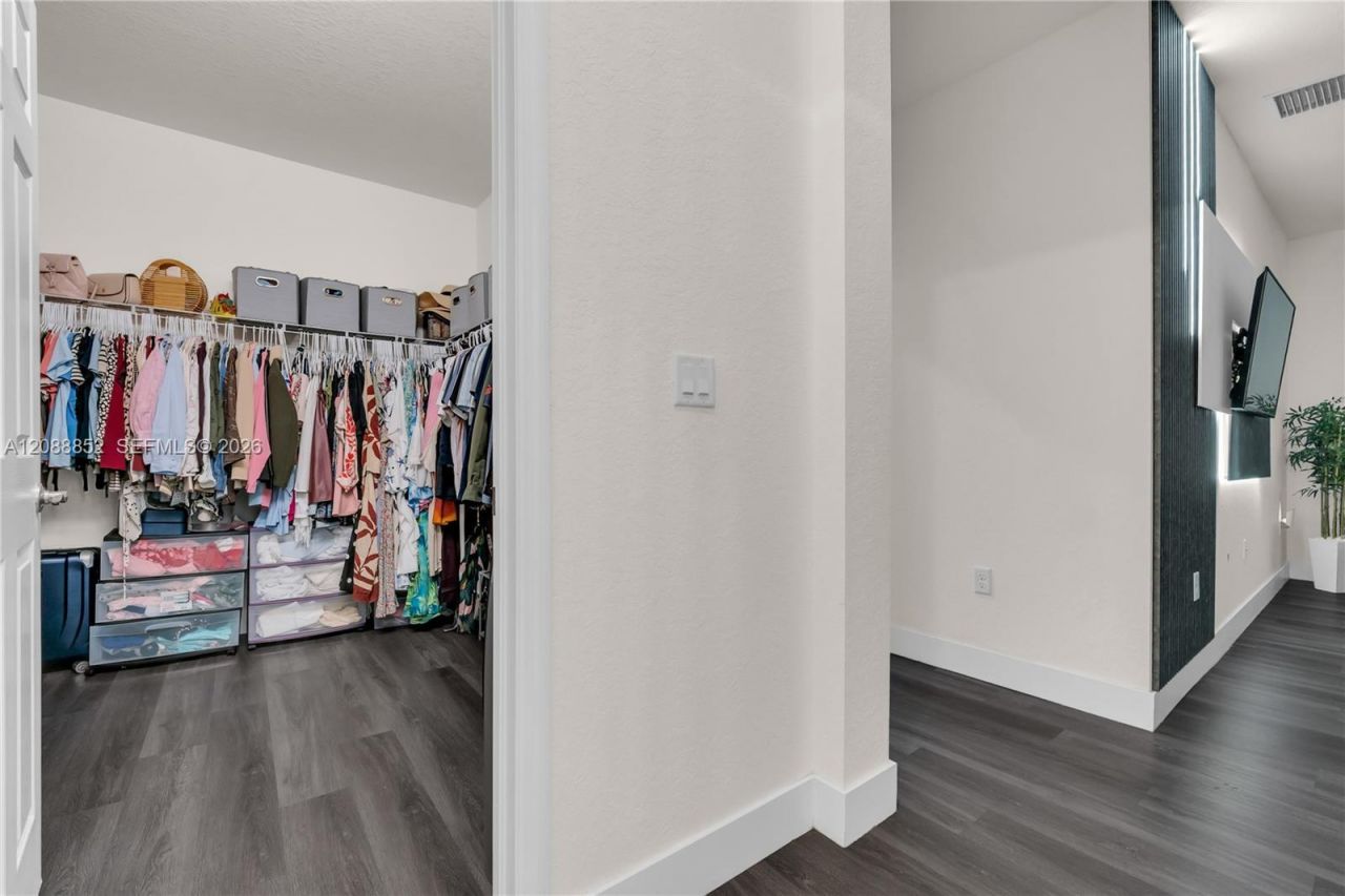 3573 W 106th Ter , Hialeah, FL 33018 Photo