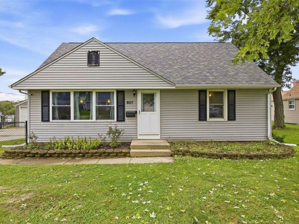 807 40th Street SE, Cedar Rapids, IA 52403