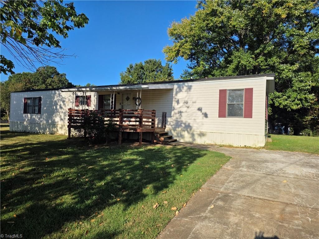 114 Red Kirby Road, King, NC 27021 Main Photo