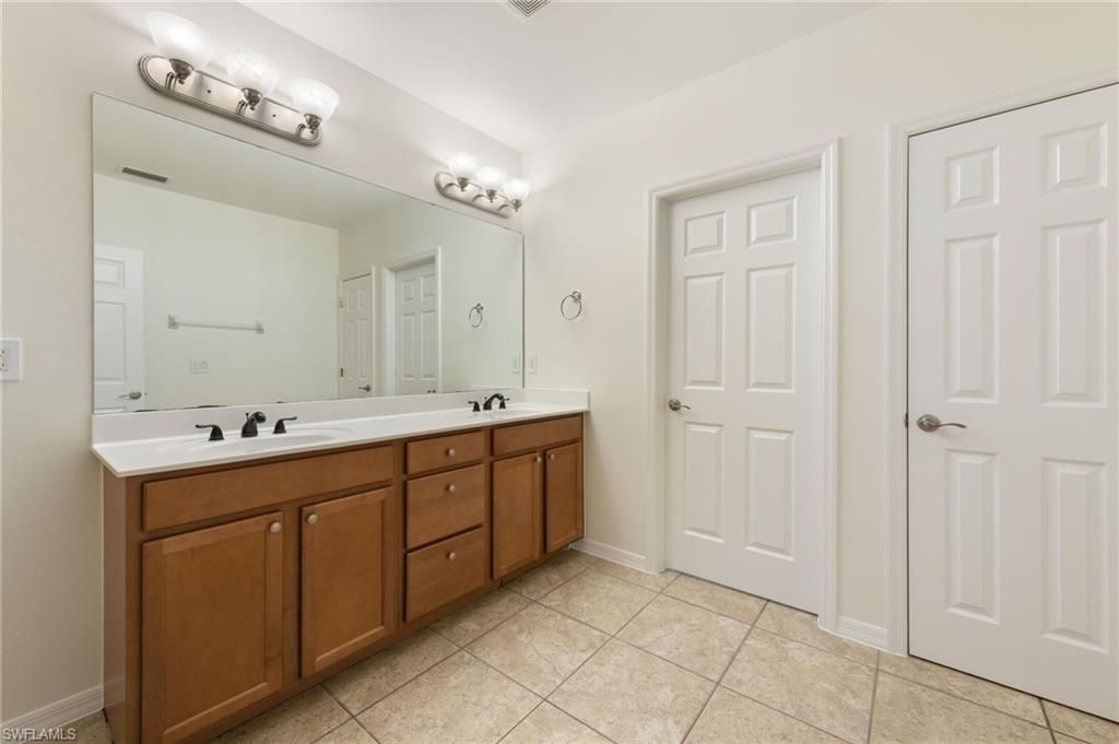 15346 Summit Place Cir, Unit 161, Naples, FL 34119 Photo