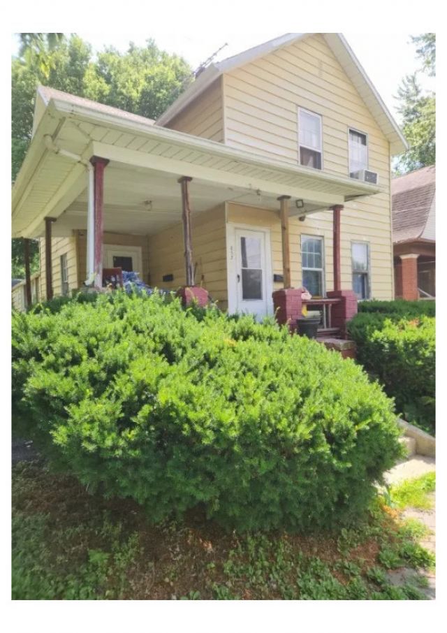 853 N Cedar Street, Galesburg, IL 61401 Main Photo