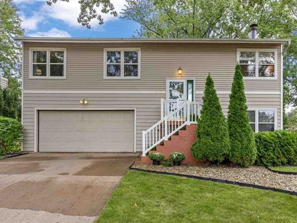 1280 Esther Ct, Iowa City, IA 52240