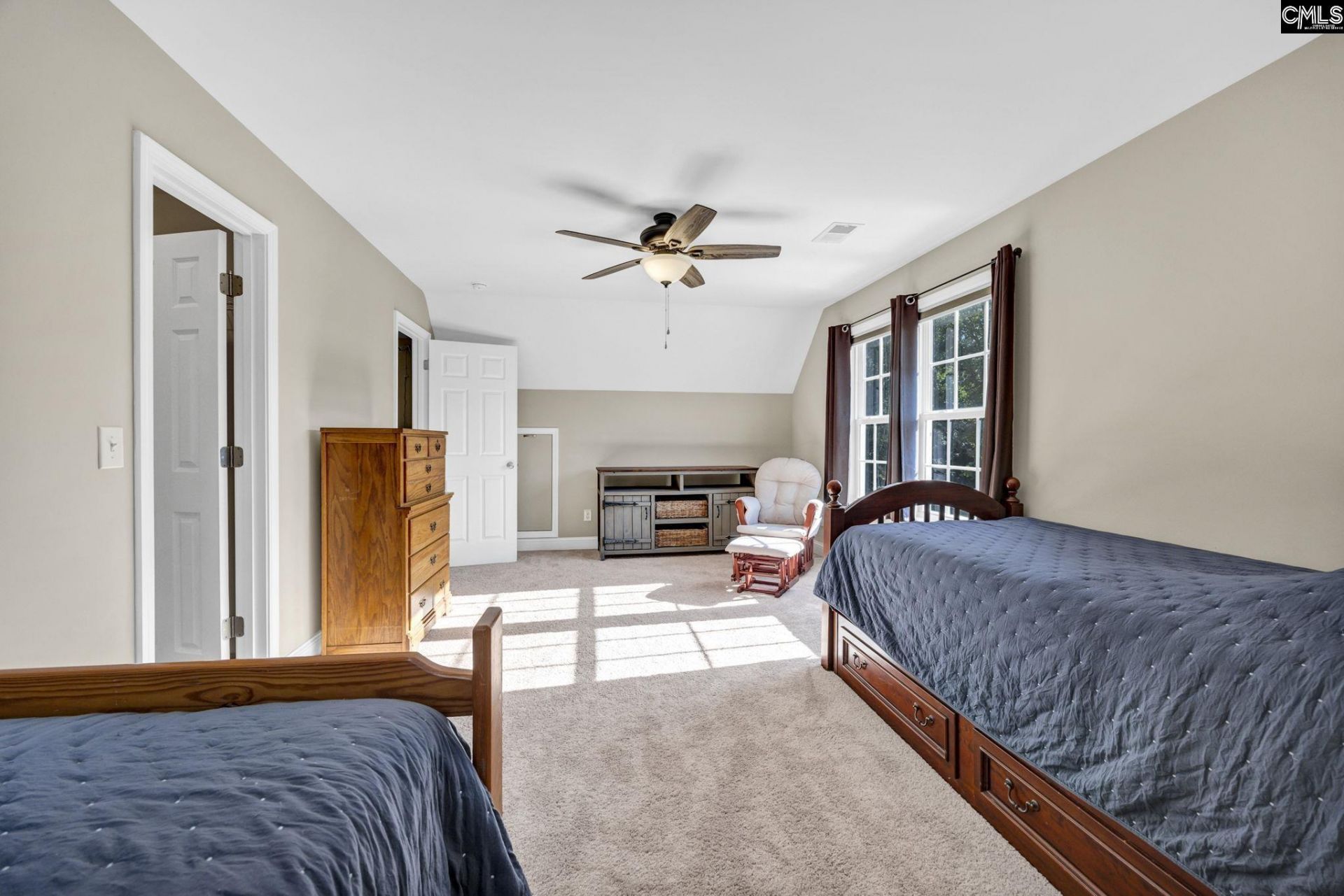 266 Middlefield Road  Photo 27