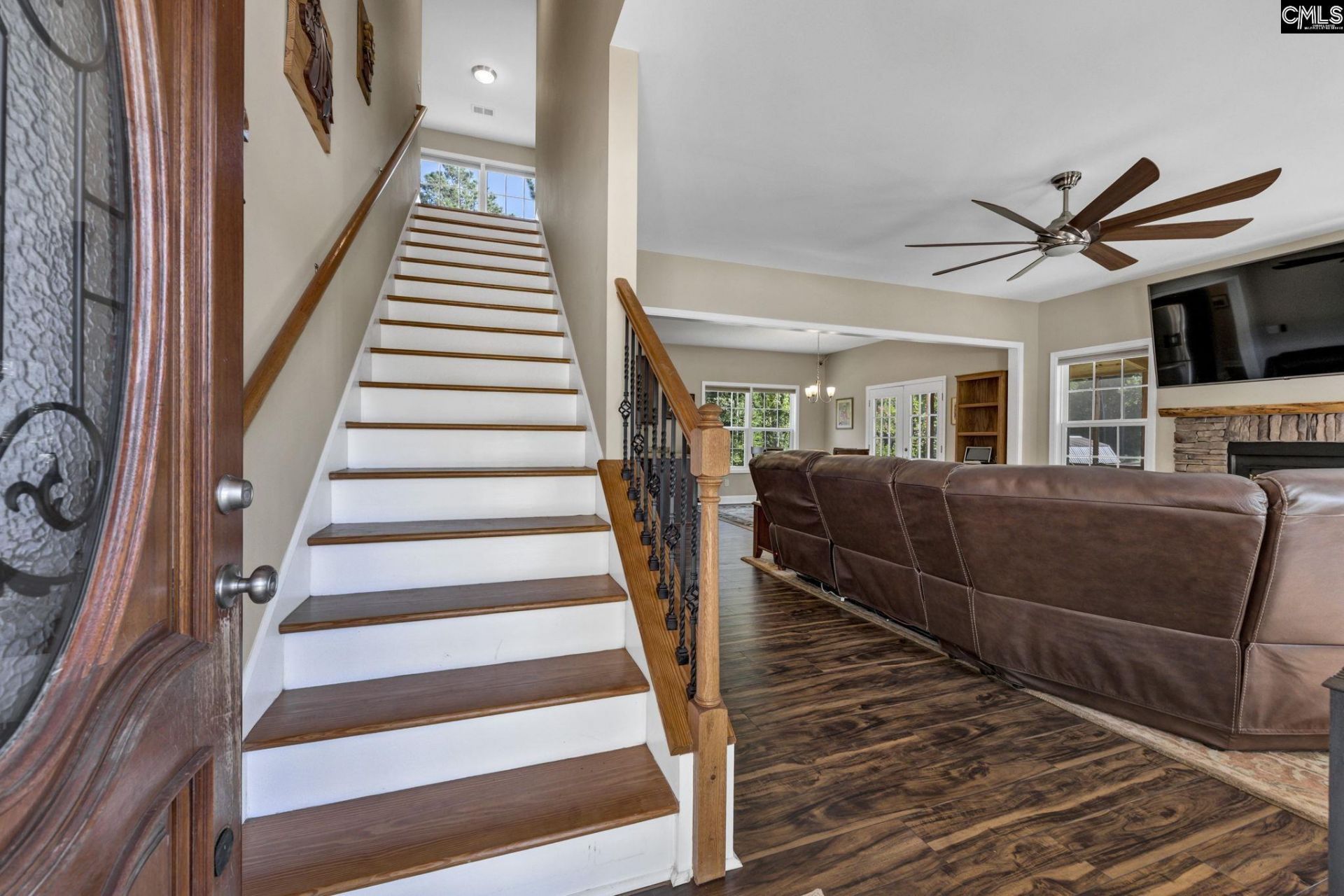 266 Middlefield Road  Photo 5