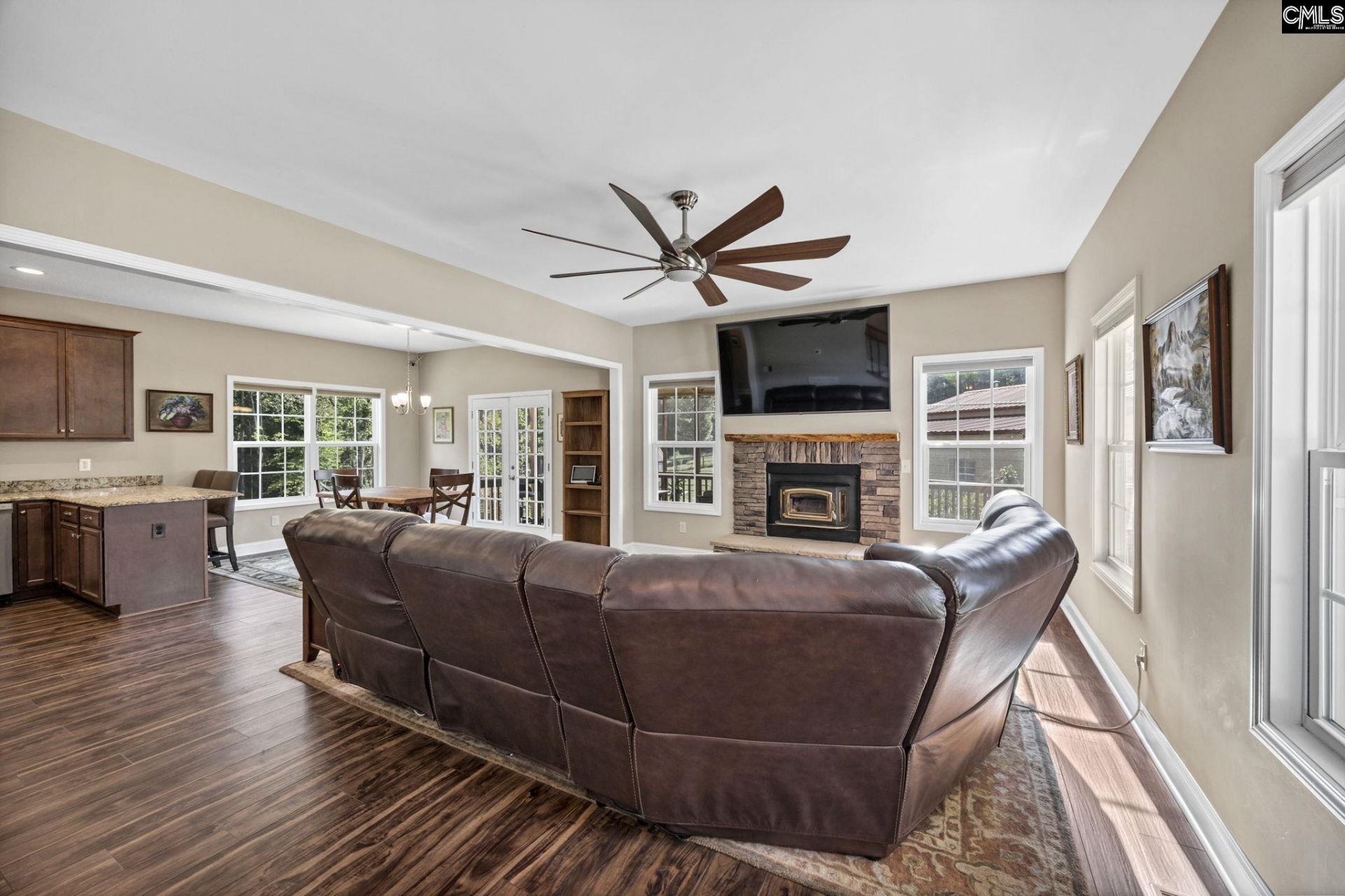 266 Middlefield Road  Photo 6