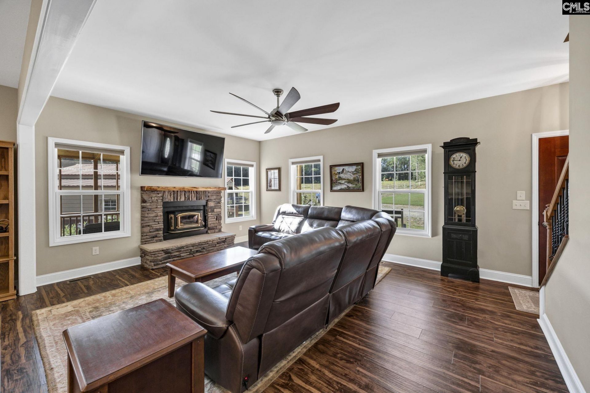 266 Middlefield Road  Photo 7