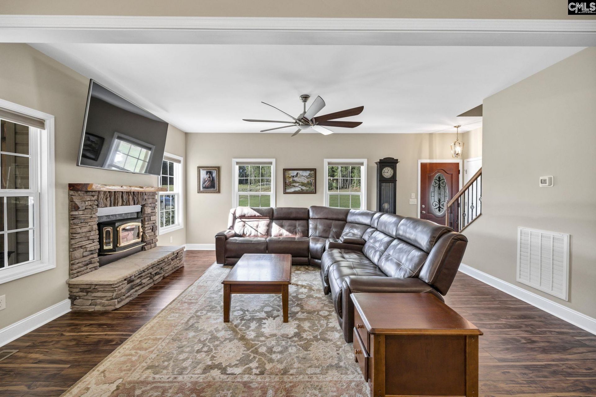 266 Middlefield Road  Photo 9