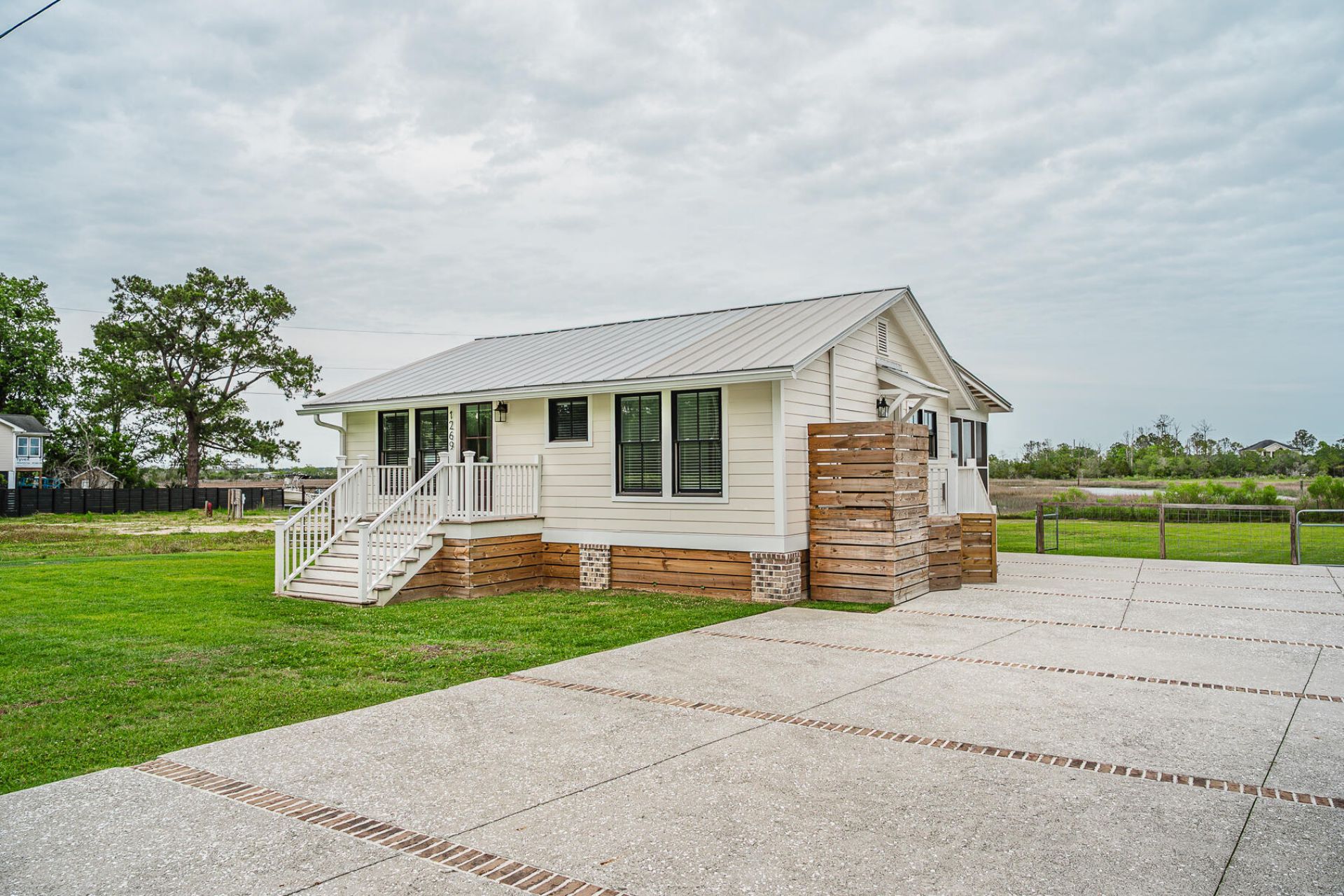 1269 River Road Photo 4