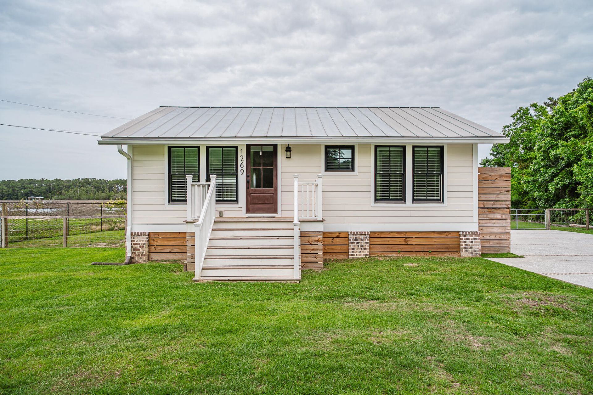 1269 River Road Photo 5