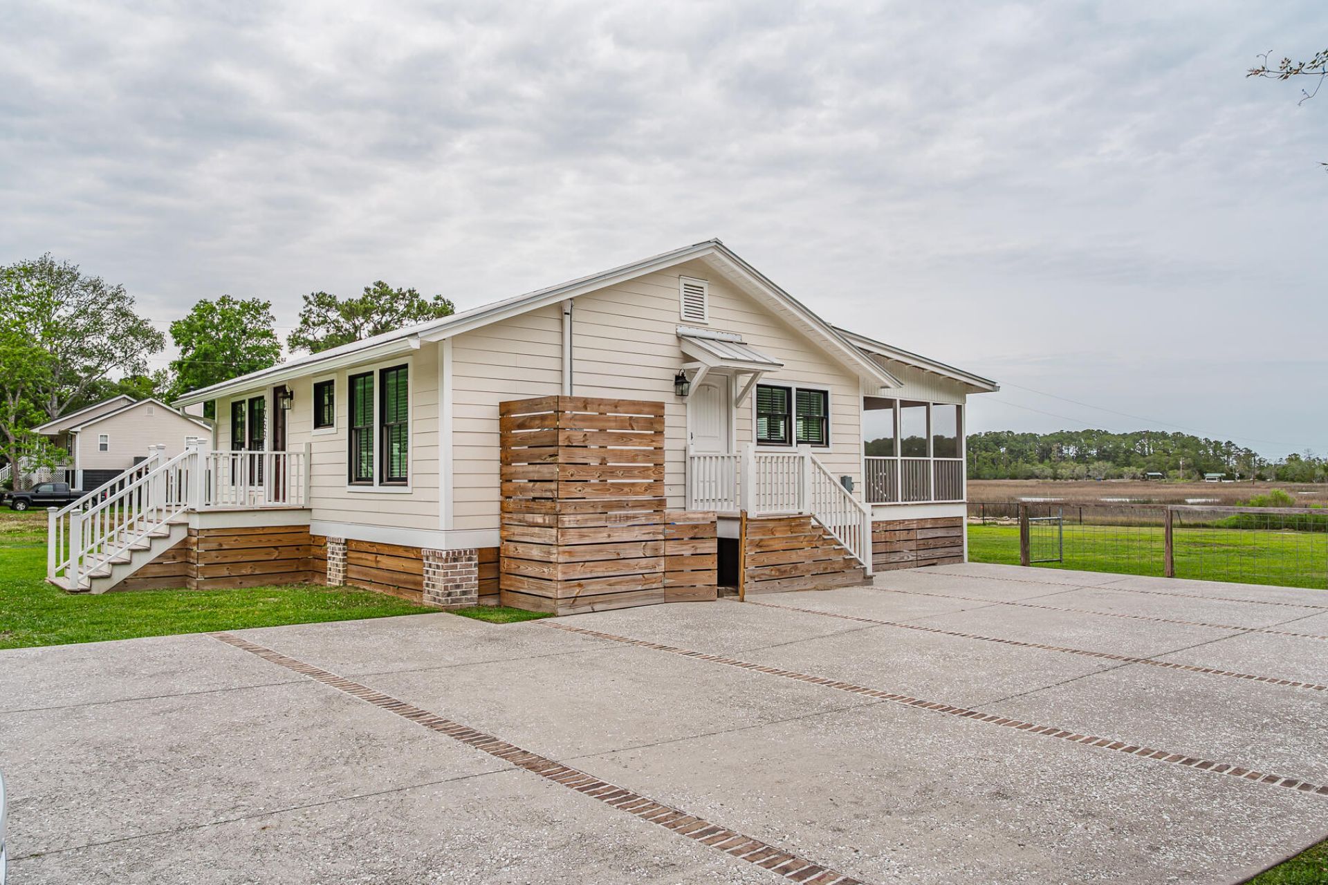 1269 River Road Photo 6