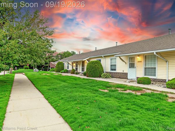 20823 Flora Street, Unit 4, Roseville, Mi 48066