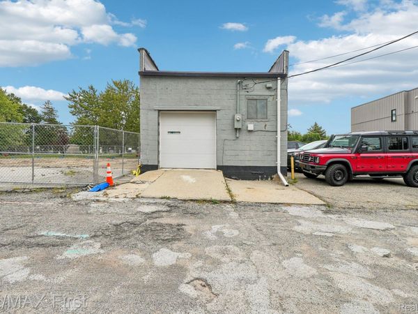 1213 N Main Street , Royal Oak, Mi 48067