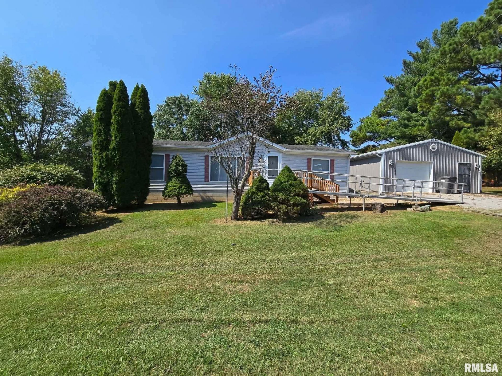 202 N Otey Street, Pittsburg, IL 62974 Main Photo