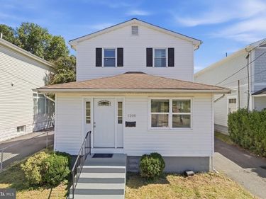 1205 QUINCY STREET , ARLINGTON, VA 22201