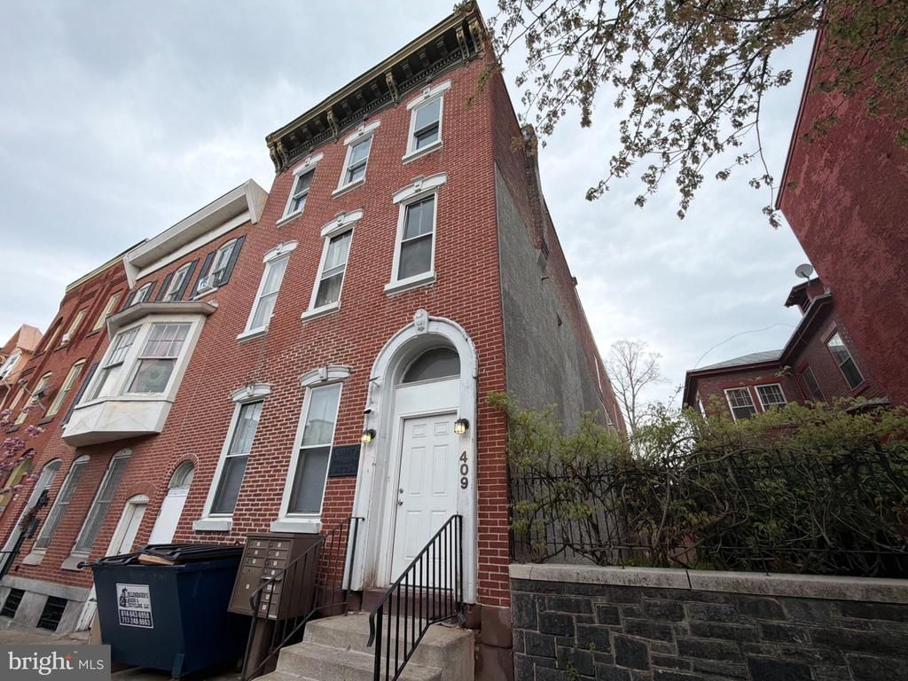 409 WALNUT STREET , READING, PA 19601