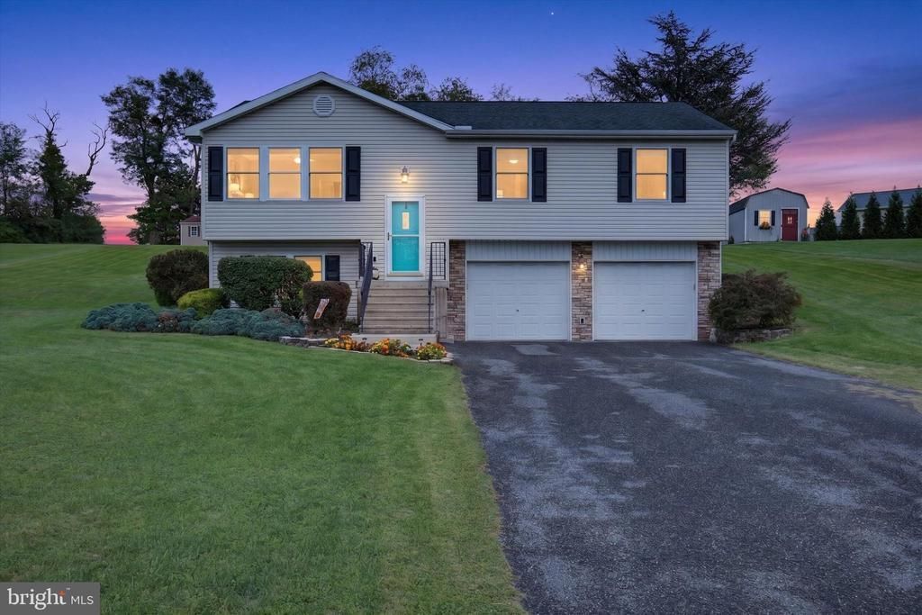 311 NEBINGER STREET, LEWISBERRY, PA 17339