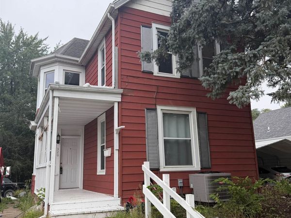 320 Valeria Street, Dubuque, IA 52001