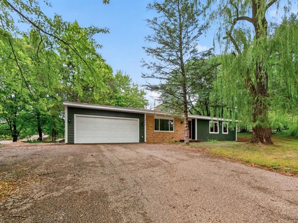 18212 Ginavale Lane, Eden Prairie, MN 55346