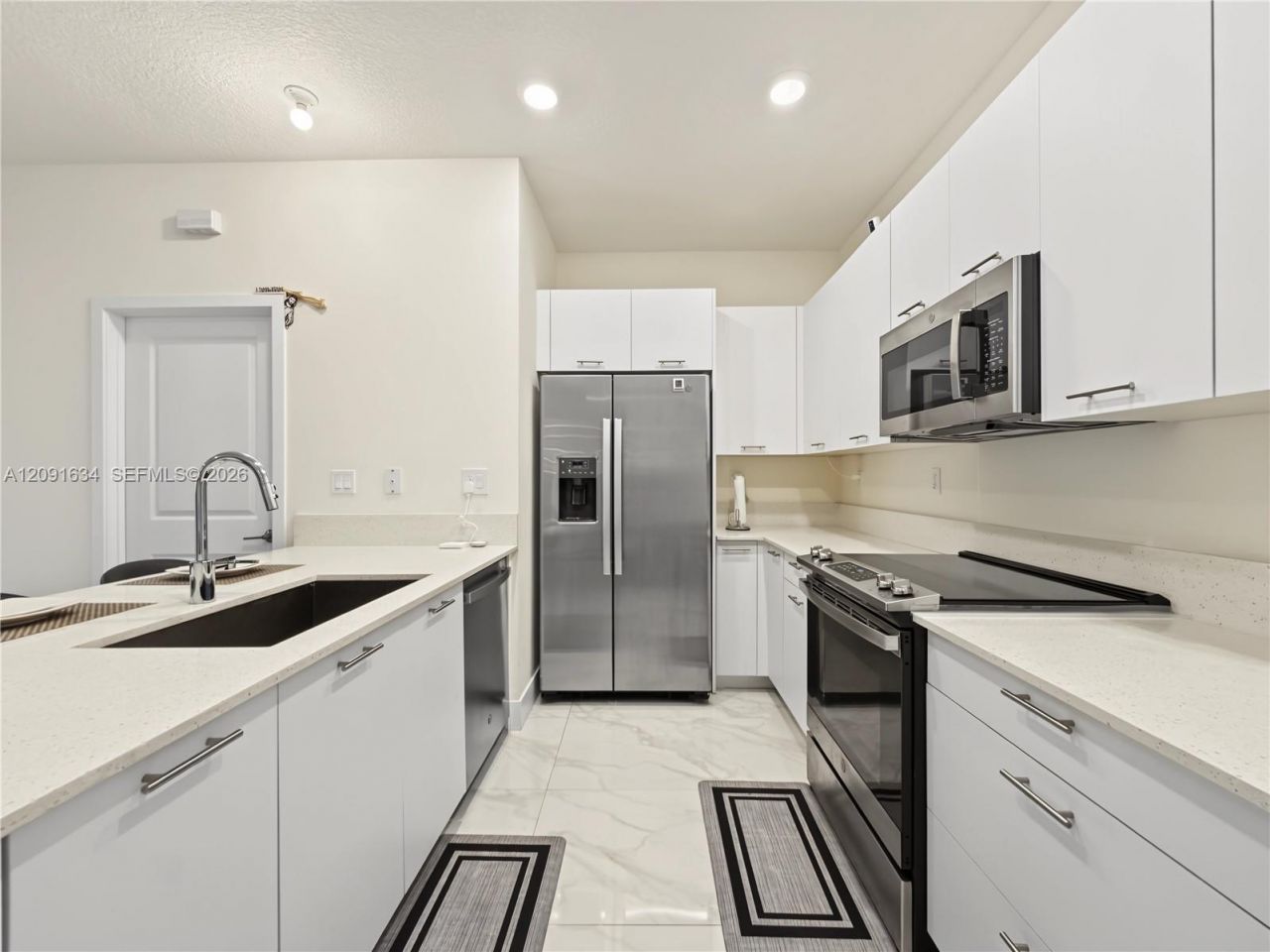 4278 NW 82nd Ave, Doral, FL 33166 Photo