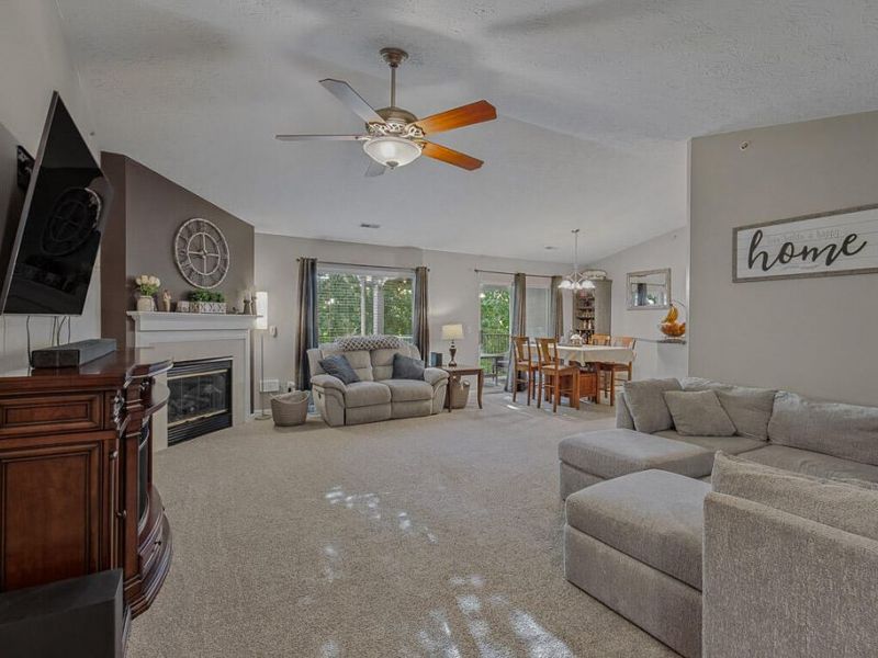 1804 Ashley Court, Unit 302, Florence, KY 41042 Photo 4