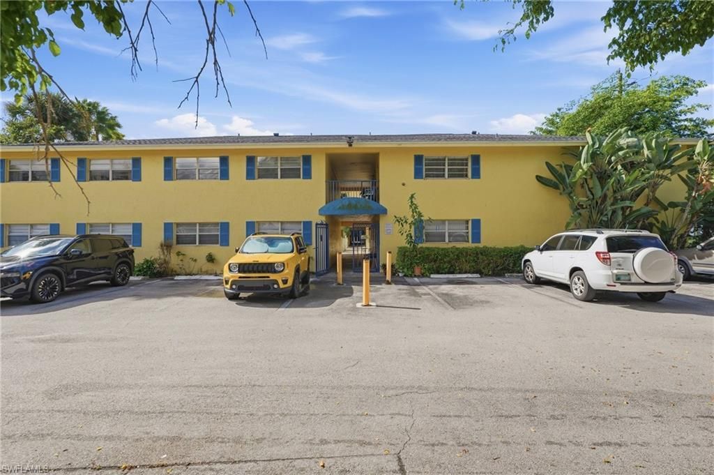 4290 Gulfstream Dr, Unit 5, Naples, FL 34112 Photo