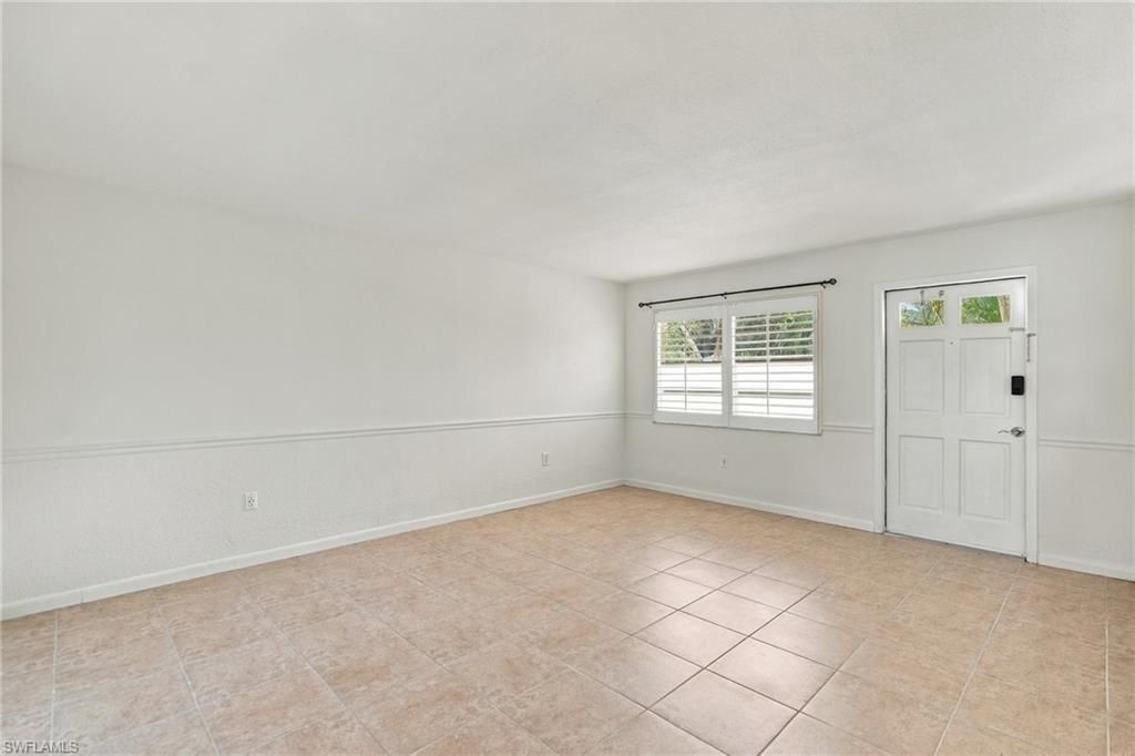 4290 Gulfstream Dr, Unit 5, Naples, FL 34112 Photo