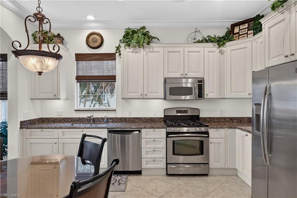 3177 Aviamar Cir, Unit 202, Naples, FL 34114 Photo