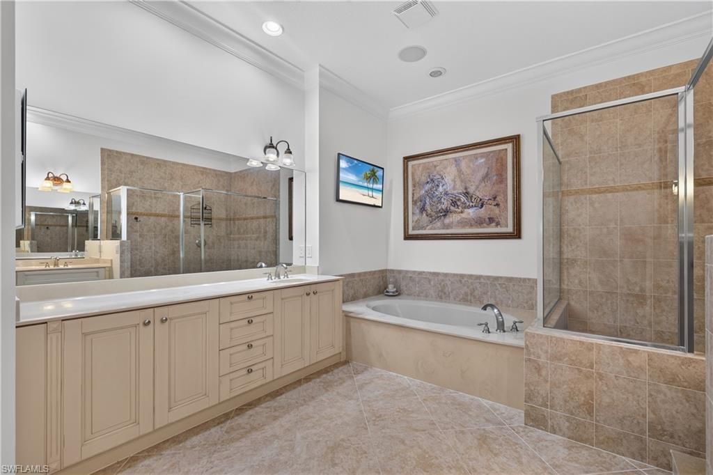 3177 Aviamar Cir, Unit 202, Naples, FL 34114 Photo
