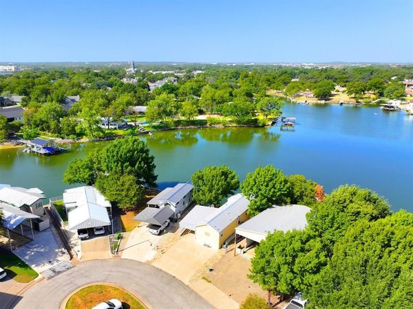 819 Brazos Harbor Circle , Granbury, TX 76048