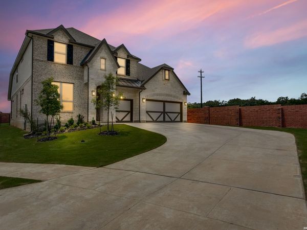 102 HUNTWICK DR, Boerne, TX 78006