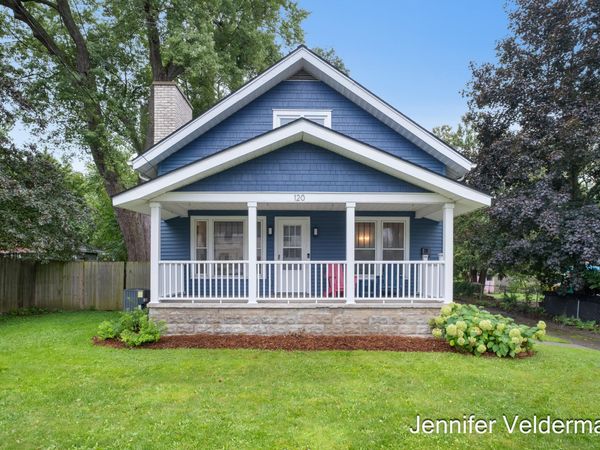 120 E Division Street NE, Rockford, MI 49341