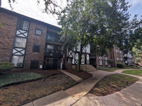 13628 Royal Court , Unit 811, Crestwood, IL 60418