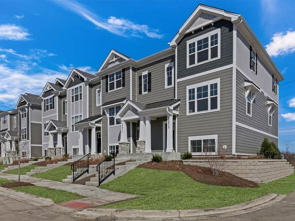 2040 Yellowstone Boulevard , Mundelein, IL 60060