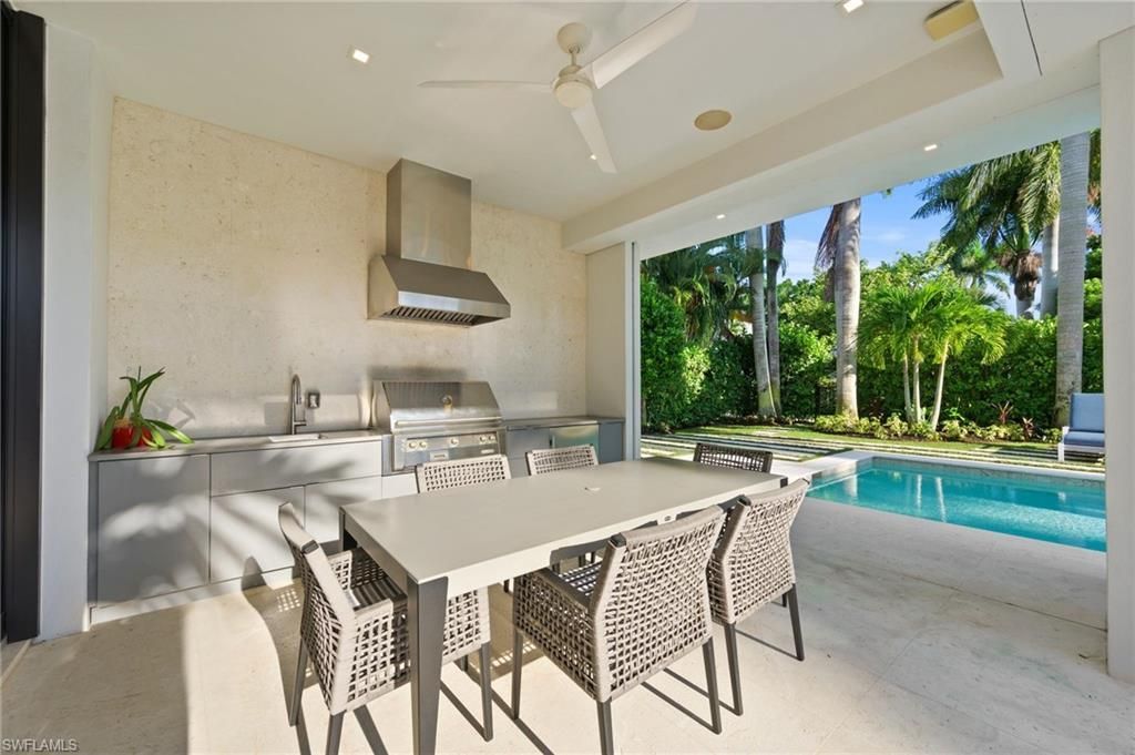 376 1st Ave N, Naples, FL 34102 Photo