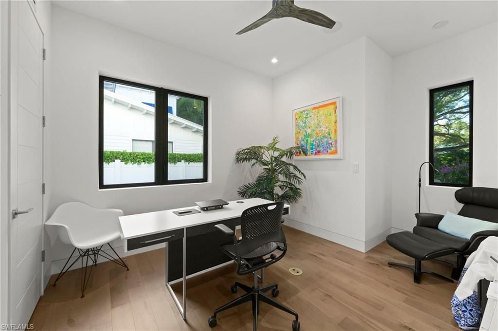 376 1st Ave N, Naples, FL 34102 Photo