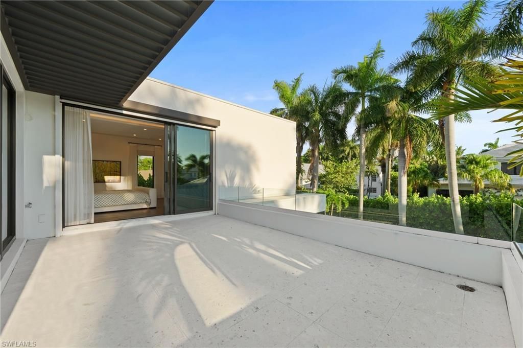 376 1st Ave N, Naples, FL 34102 Photo