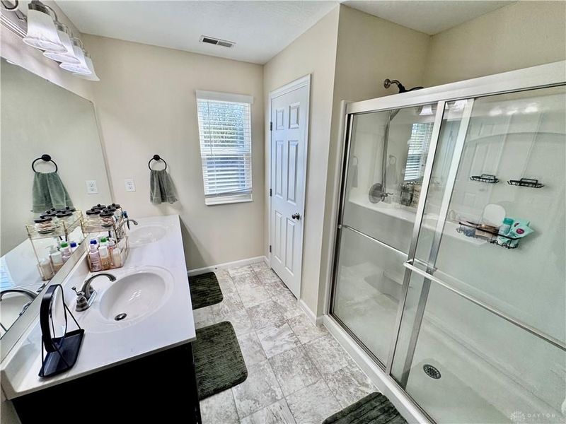 4303 Hunting Hawk Drive, Turtlecreek Township, OH 45036 Photo 13