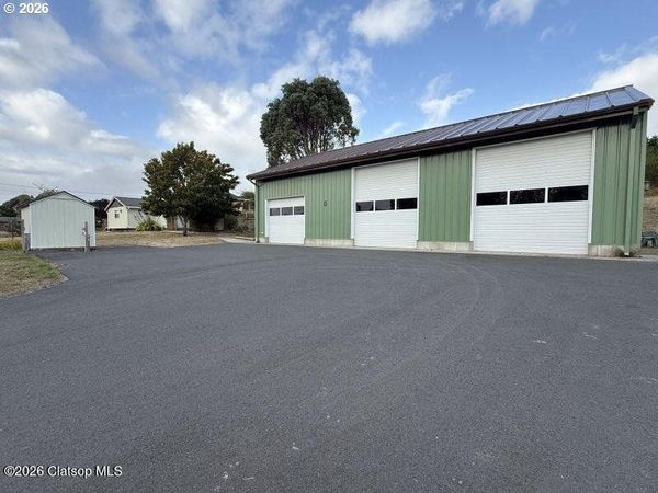 90513 East RD, Warrenton, OR 97146