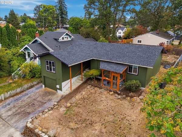 274 N 4TH ST, St. Helens, OR 97051